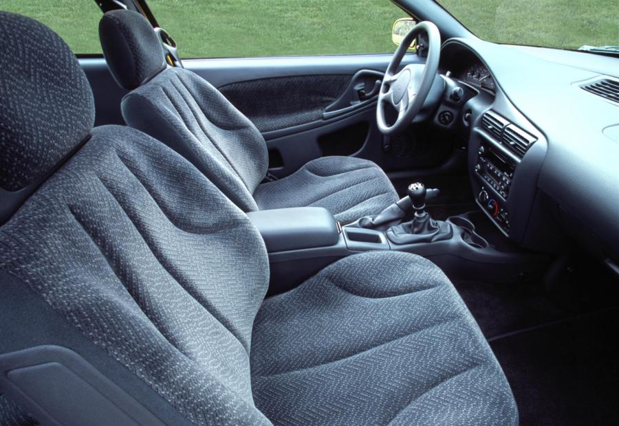  Chevrolet Cavalier 2003 года  (фото 12 из 13)